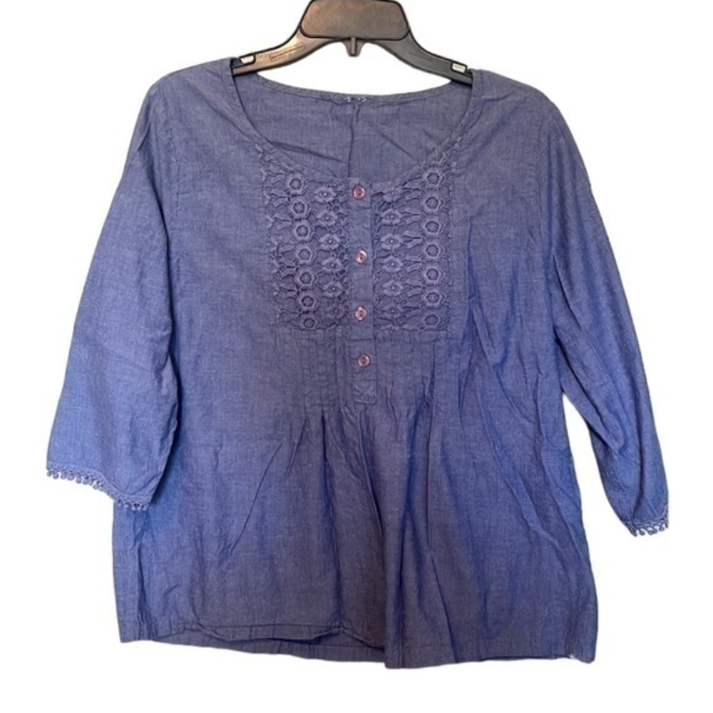 Women’s Blouse, Denim Blue Color, Brand Unknown, Womens size medium